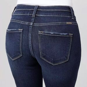 KanCan Jeans Signature Estilo Buckle Curvy Mid-Rise Ankle Skinny  Dark Wash